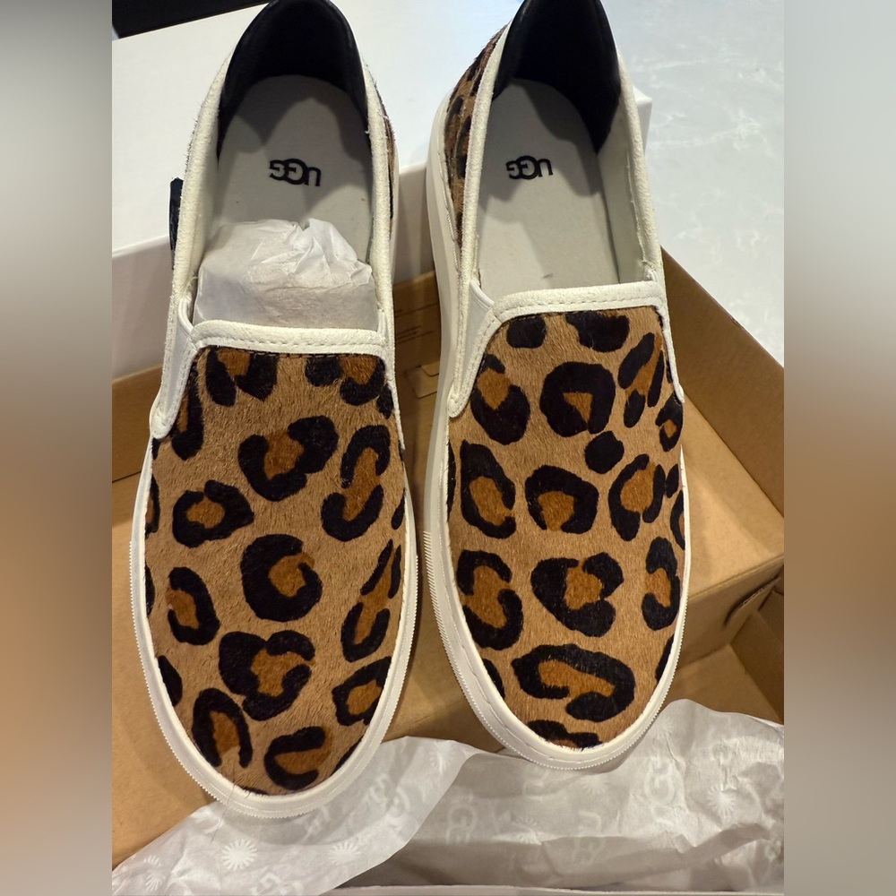 NEW UGG SIZE 6 Slip on sneakers leopard print